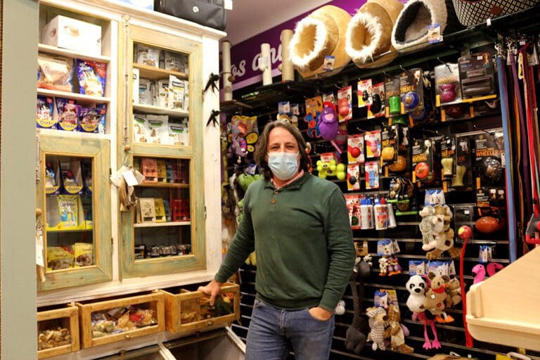 MARCO E OS ANIMAIS SUGERE: ADOTE UM ANIMAL E TENHA UM AMIGO PARA TODA A VIDA