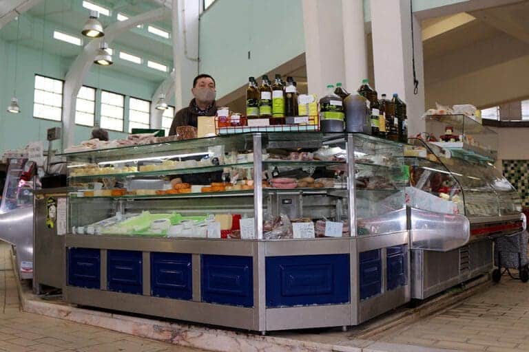 O MELHOR DE ENCHIDOS E QUEIJOS É NA CHARCUTARIA DO MERCADO DE ARROIOS