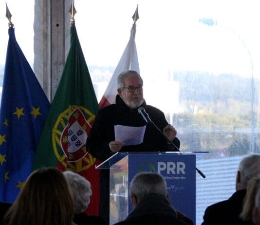 Isaltino Morais defendeu a desafetação de terrenos da reserva agrícola nacional para habitação pública.