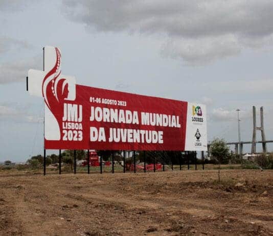 A Câmara de Lisboa e a Fundação JMJ Lisboa 2023 fazem um balanço "muito positivo" da reunião desta quinta-feira de manhã, na sequência da polémica com os custos da Jornada Mundial da Juventude, nomeadamente do altar-palco que foi entregue por ajuste direto à empresa Mota Engil.