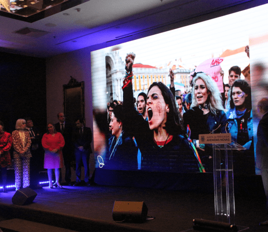 A Junta de Freguesia das Avenidas Novas fez uma homenagem, no Dia Internacional da Mulher, a APAV e a cinco mulheres, numa cerimónia realizada no Sheraton Hotel & SPA.
