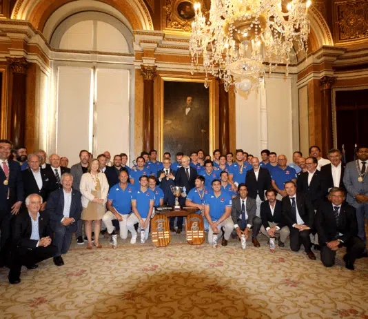 CARLOS MOEDAS RECEBEU OS VENCEDORES DA TAÇA IBÉRICA Belenenses dedica troféu a Pedro Varela