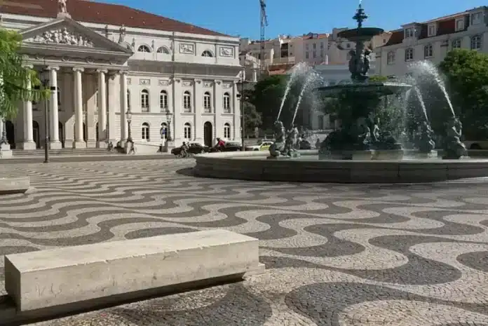 Escola de Calceteiros tem como objetivo perpetuar a profissão