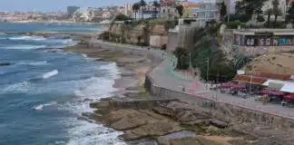 Banhistas podem nadar nas praias da Poça e das Moitas
