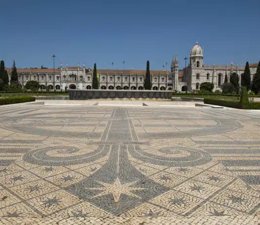 Há cinco novos roteiros para conhecer a calçada artística de Lisboa