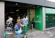 Dona Maria “surpreendida” pela “qualidade” e “variedade” de produtos da Mercadona