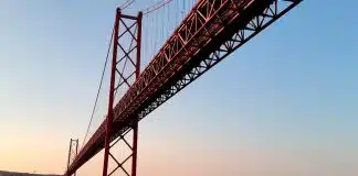 Ponte 25 de Abril vai ser alvo de intervenção no piso dos tabuleiros