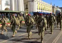 Militares voltaram a sair à rua para comemorar 25 de Novembro