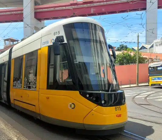 Lisboa mantém passes gratuitos para seniores até 2029