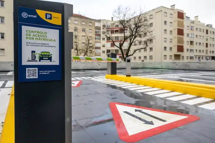 O presidente da Câmara Municipal de Lisboa, Carlos Moedas, inaugurou, dia 29 de janeiro, o novo parque de estacionamento em Campo de Ourique