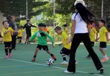 Escola de Futebol da Misericórdia juntou mães e filhos em treino especial